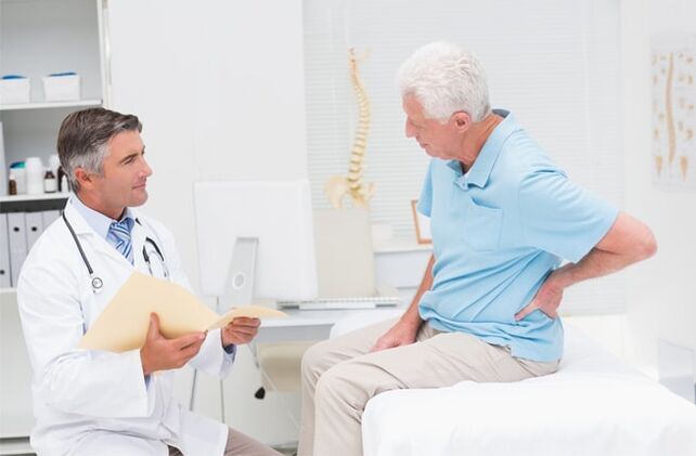 A patient with arthrosis at a doctor's meeting